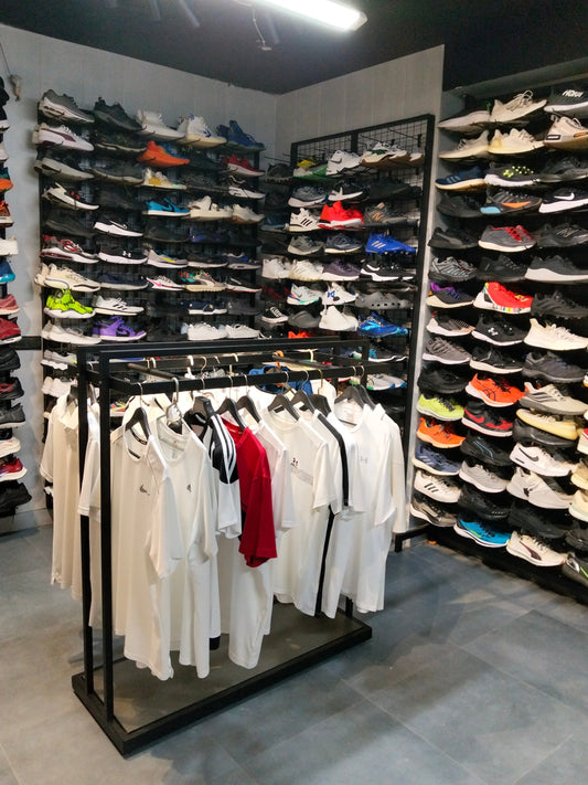 Original Preloved Branded Shoes, T-Shirts and Polo in Pakistan | Buy Authentic Sneakers & Sportswear – Extreme Comforts