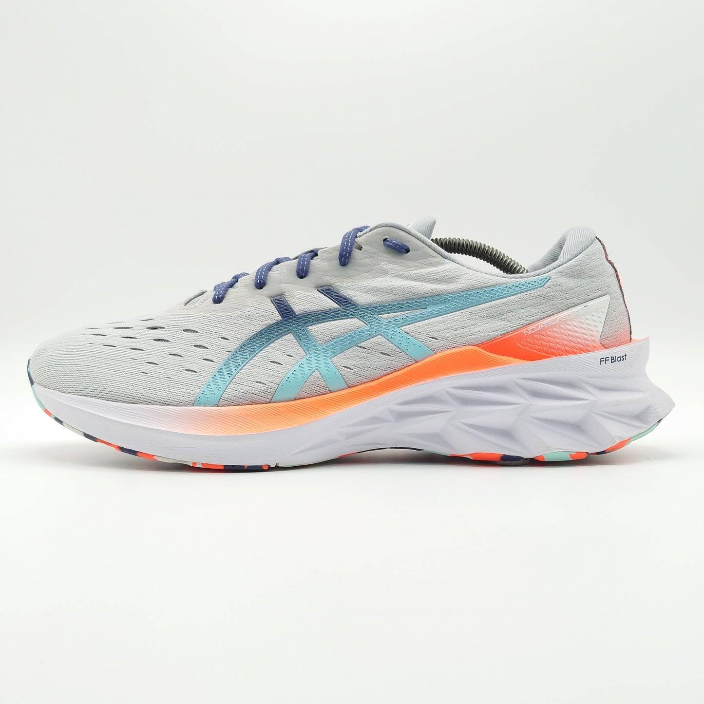 ASICS Novablast 2