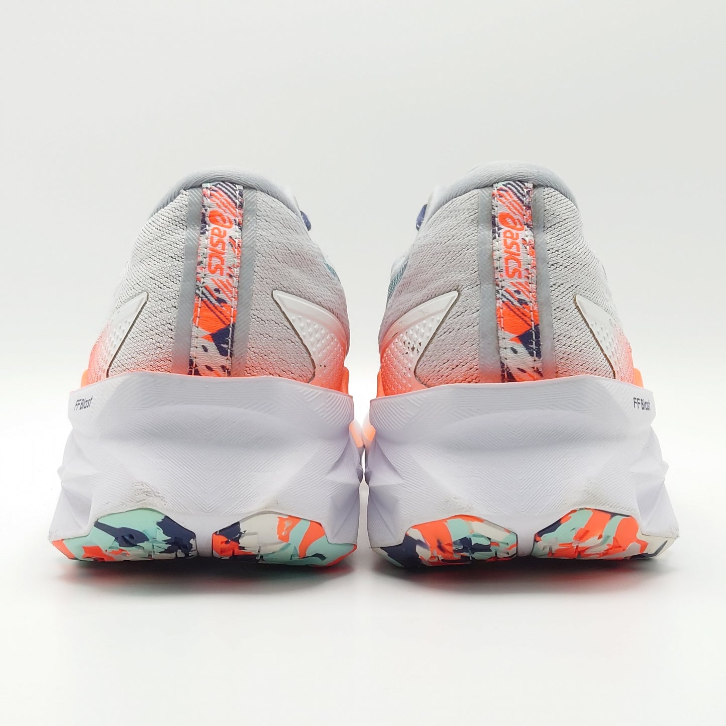 ASICS Novablast 2