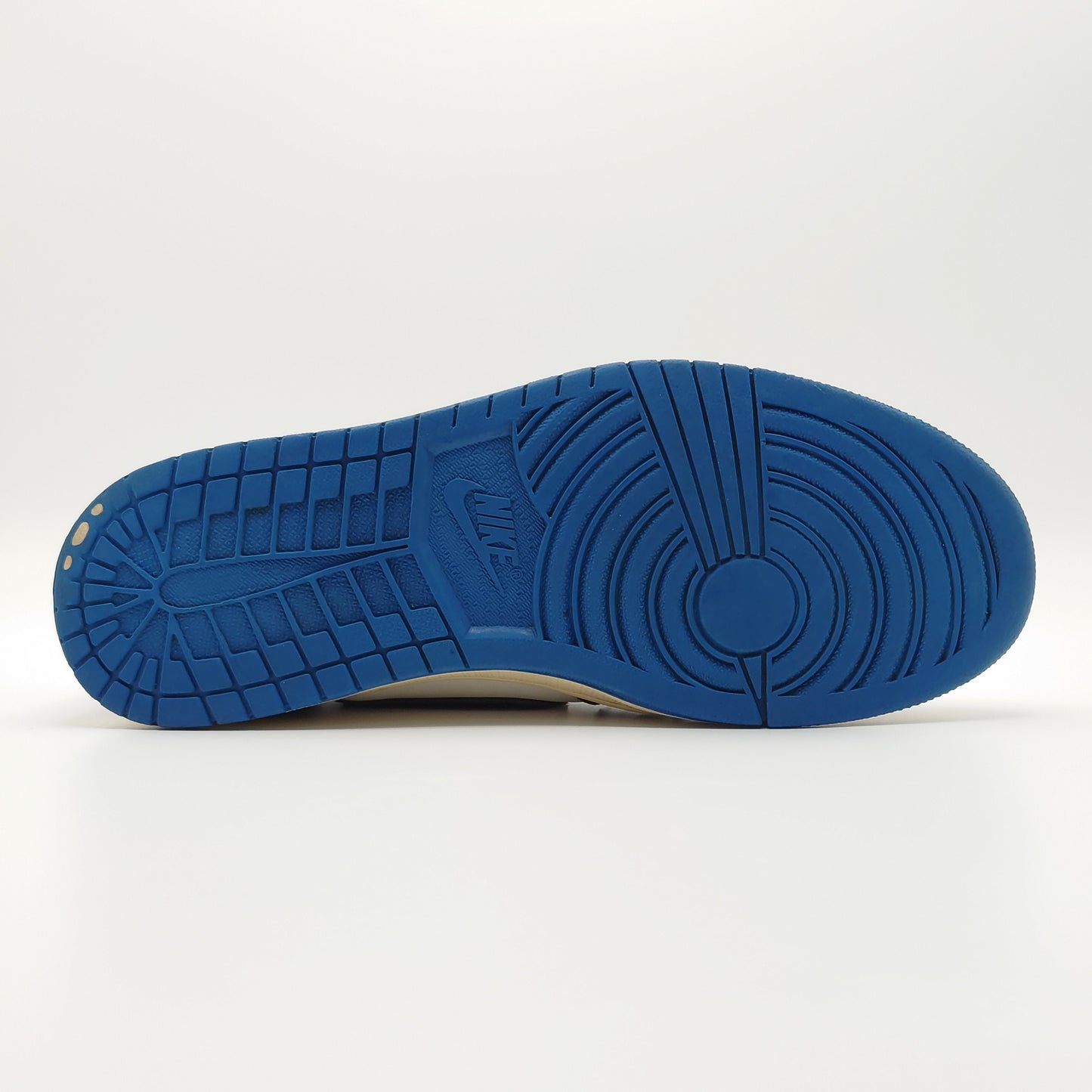 Nike Jordan 1 Retro Low OG SP Fragment x Travis Scott