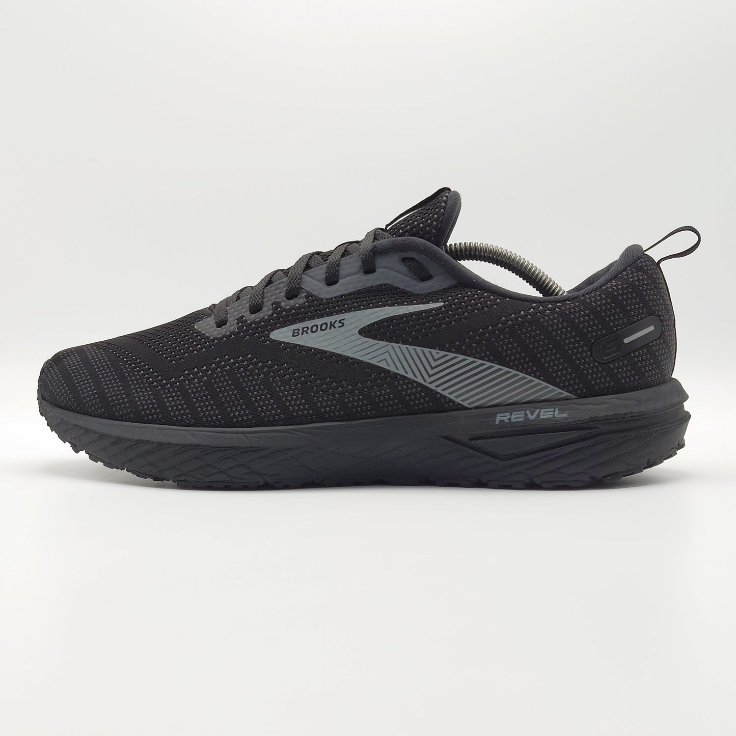Brooks Revel 6