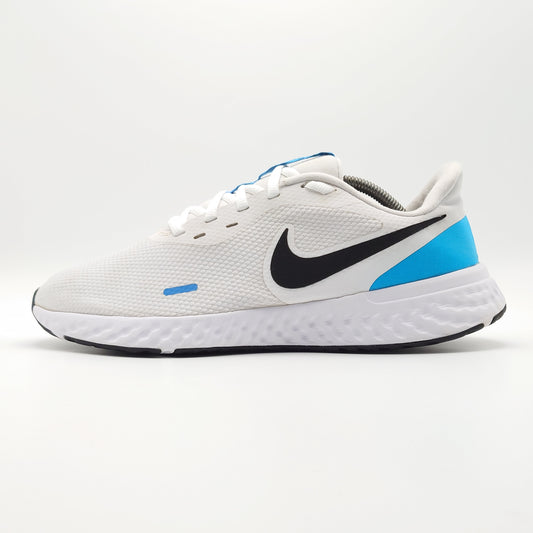 Nike Revolution 5