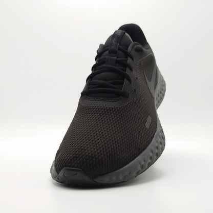 Nike Revolution 5