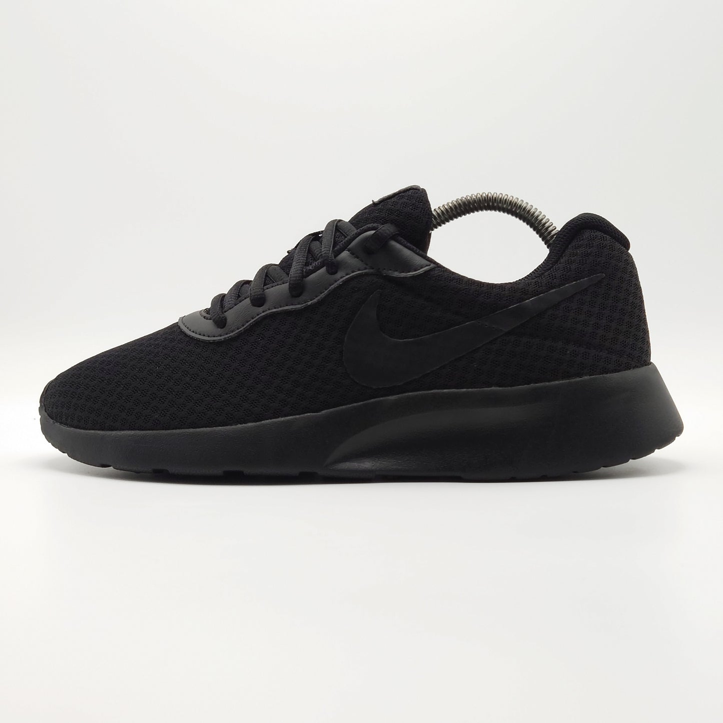 Nike Tanjun