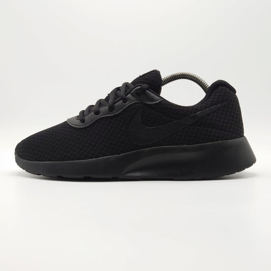 Nike Tanjun