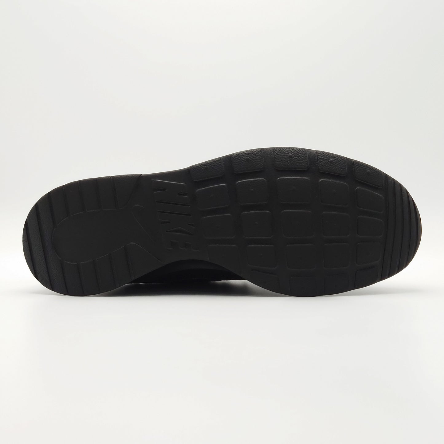 Nike Tanjun