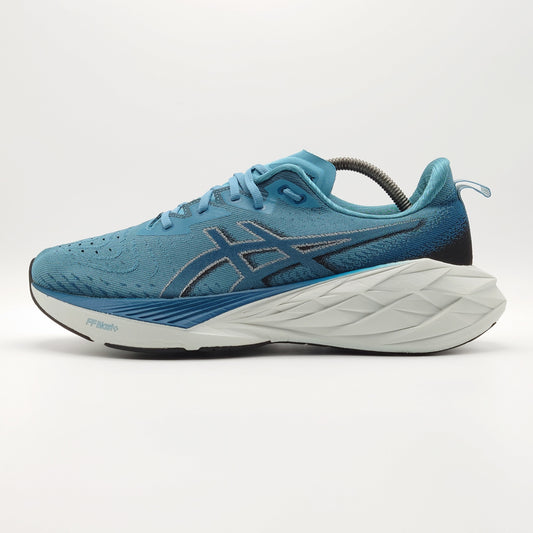 Asics Novablast 4
