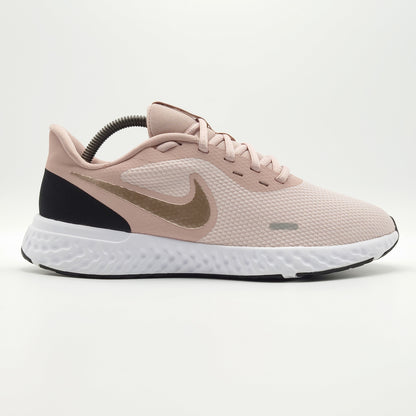 Nike Revolution 5