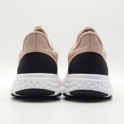 Nike Revolution 5