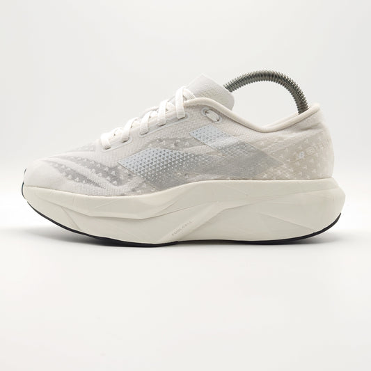 New Balance FuelCell Rebel v4