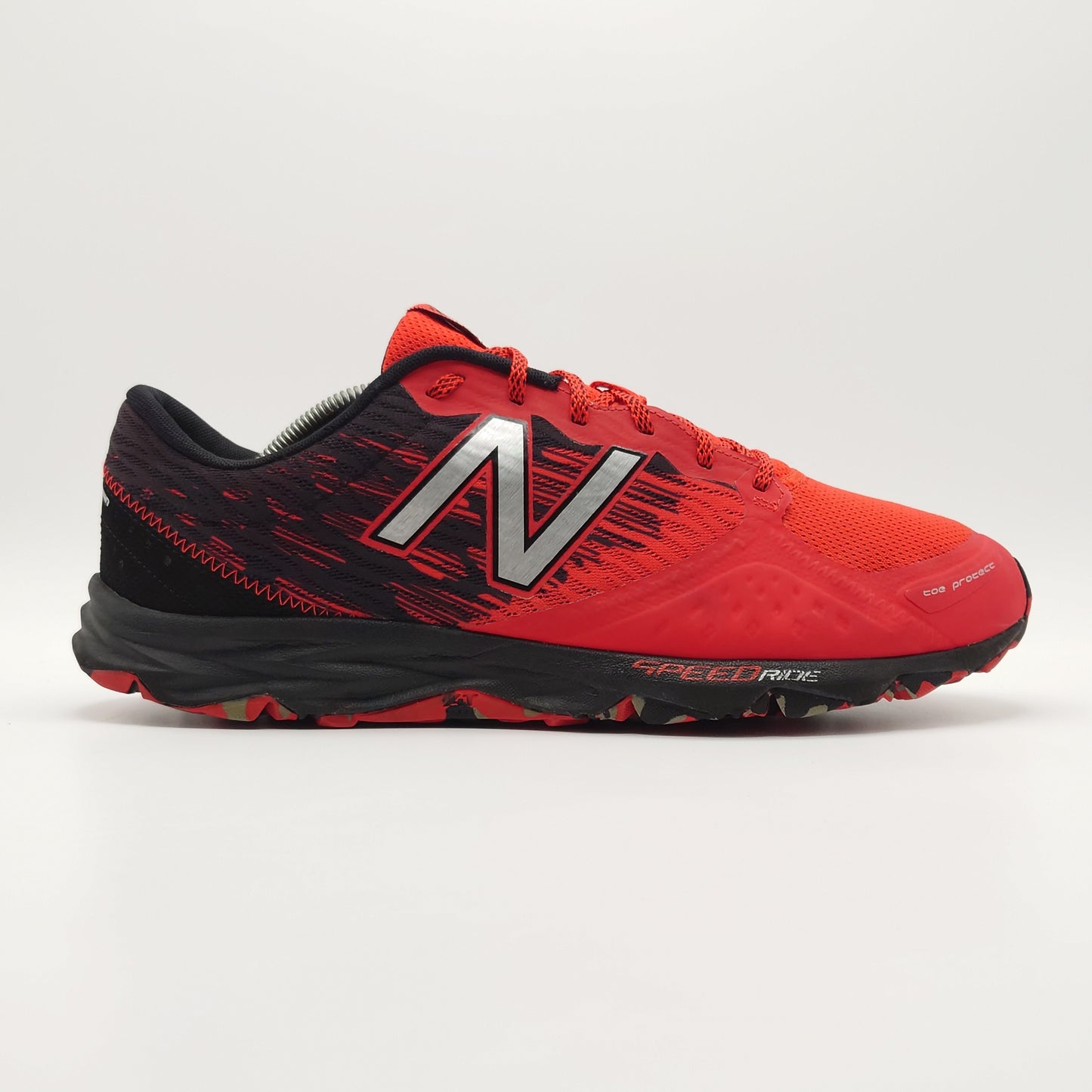 New Balance 690 V2