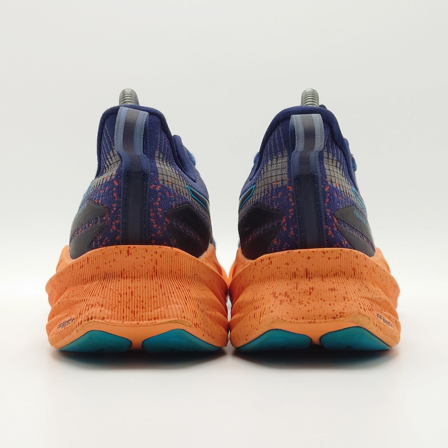 ASICS Novablast 3 LE