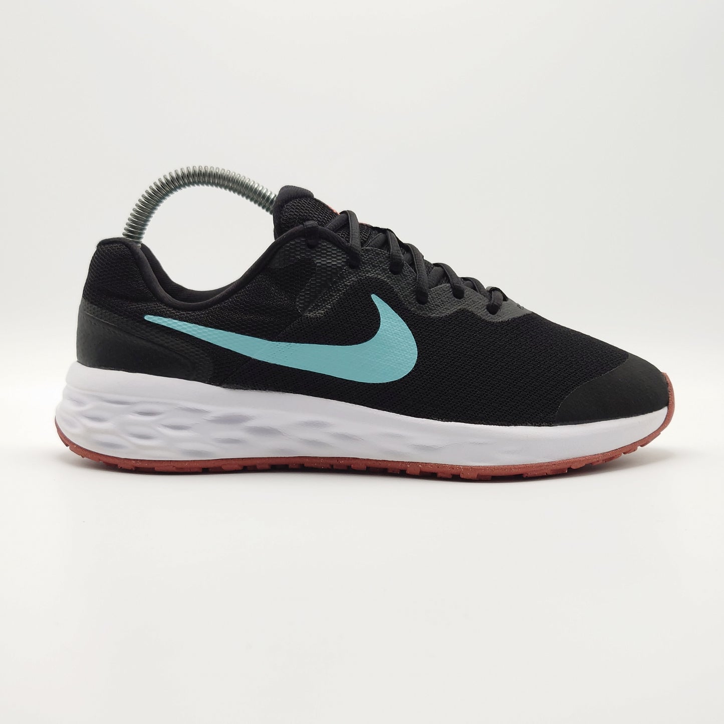 Nike Revolution 6