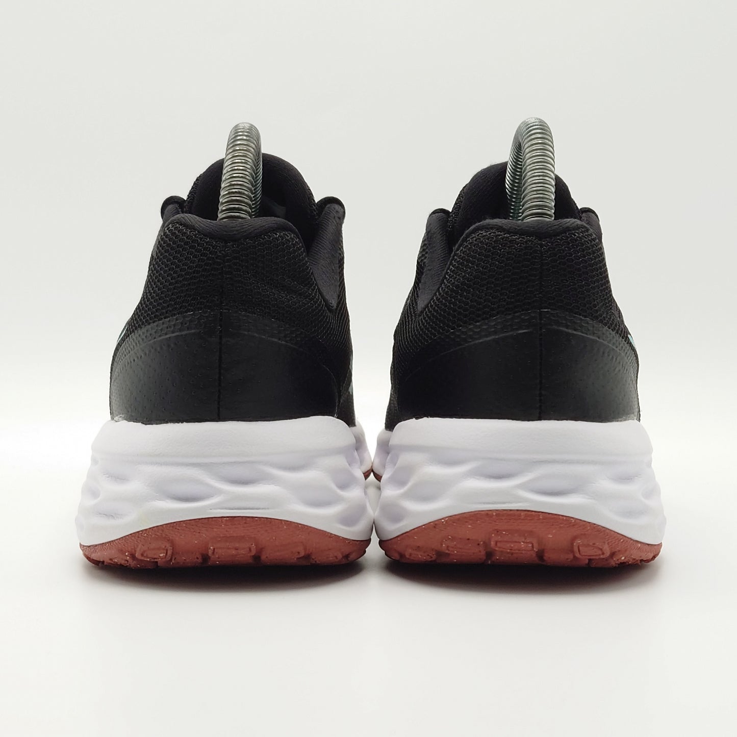 Nike Revolution 6