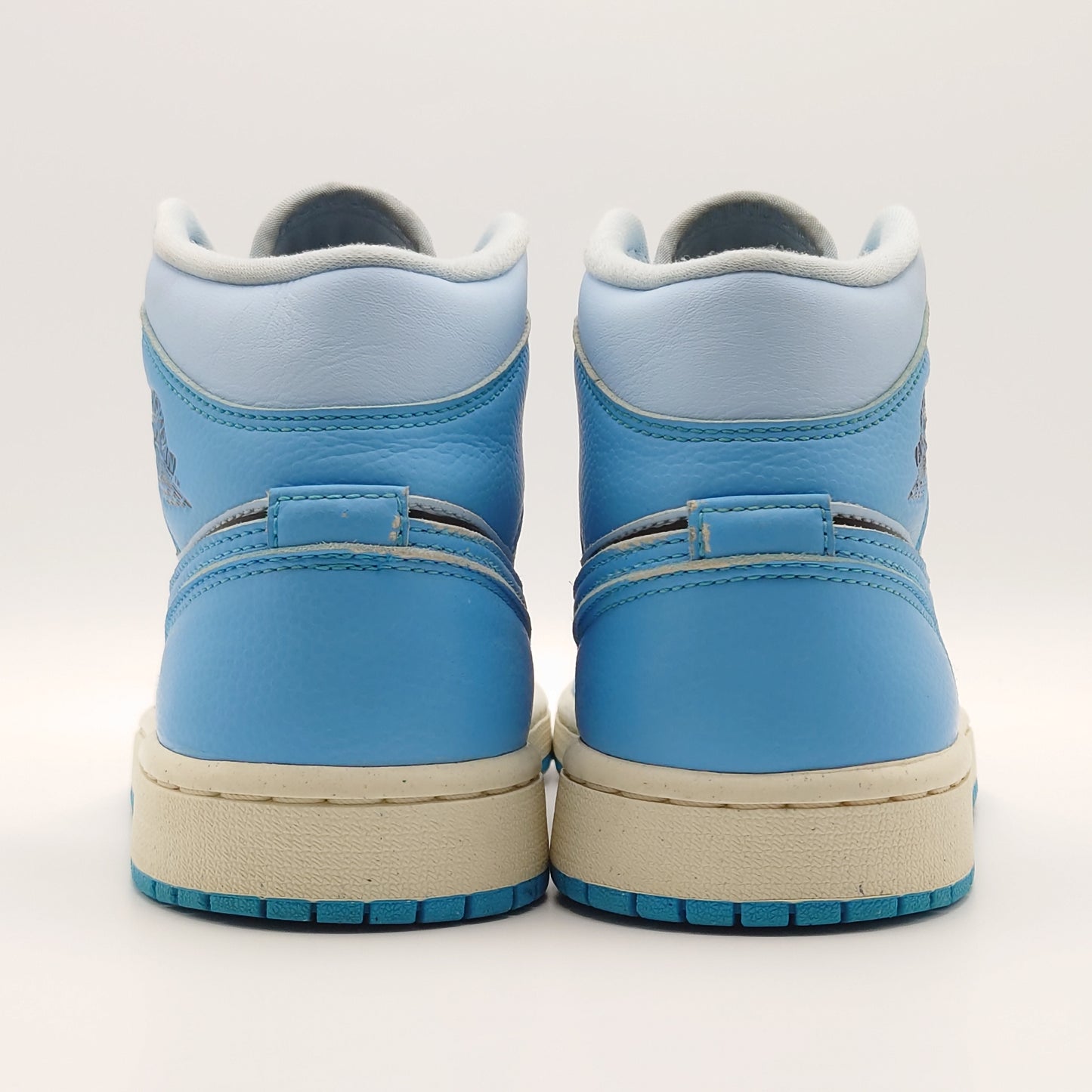 Nike Jordan 1 Mid SE Ice Blue