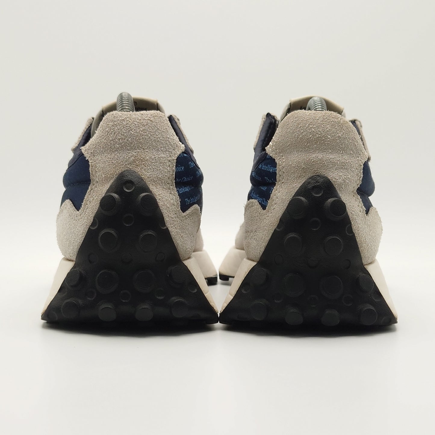 New Balance 327 Outerspace