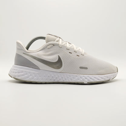 Nike Revolution 5