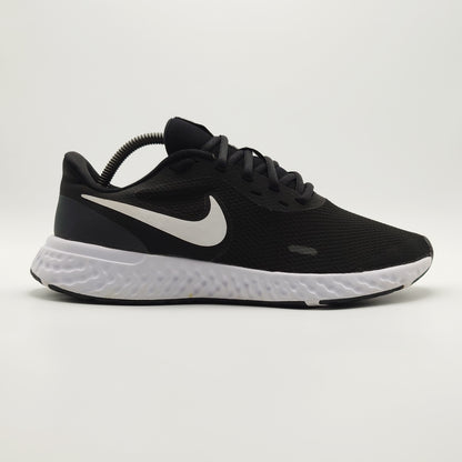 Nike Revolution 5