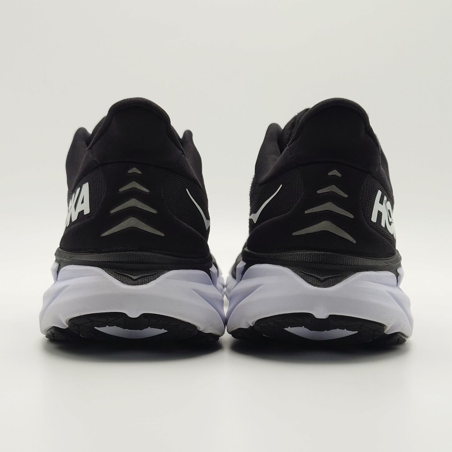 Hoka One One Clifton 8