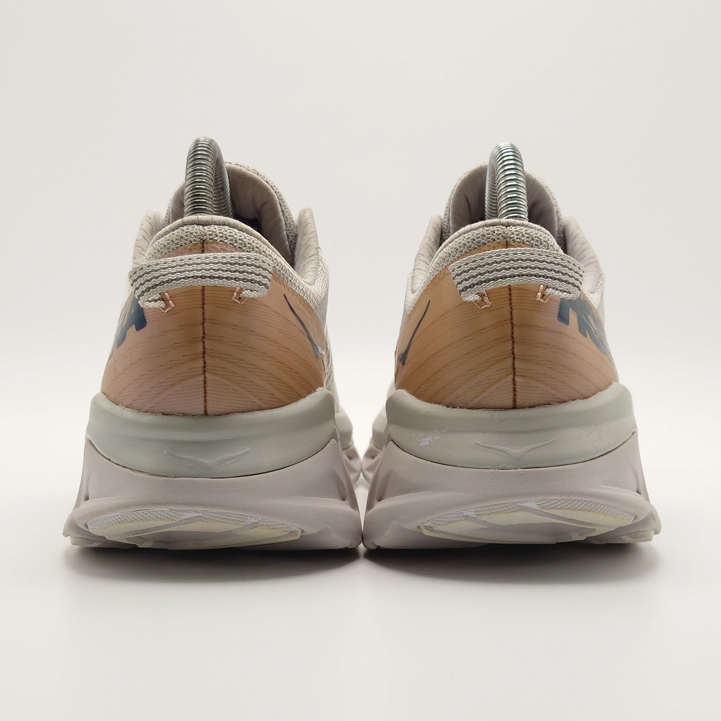 HOKA One One Arahi 4