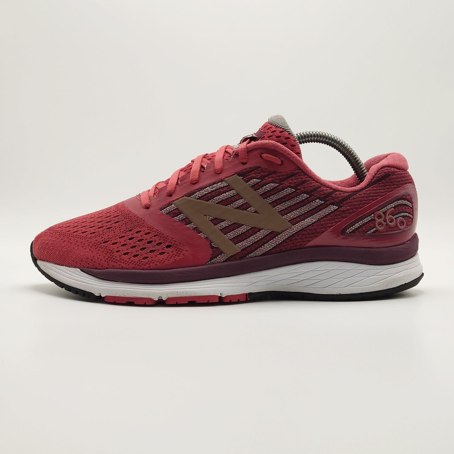 New Balance 860 v9