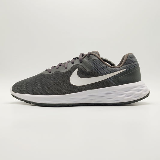 Nike Revolution 6
