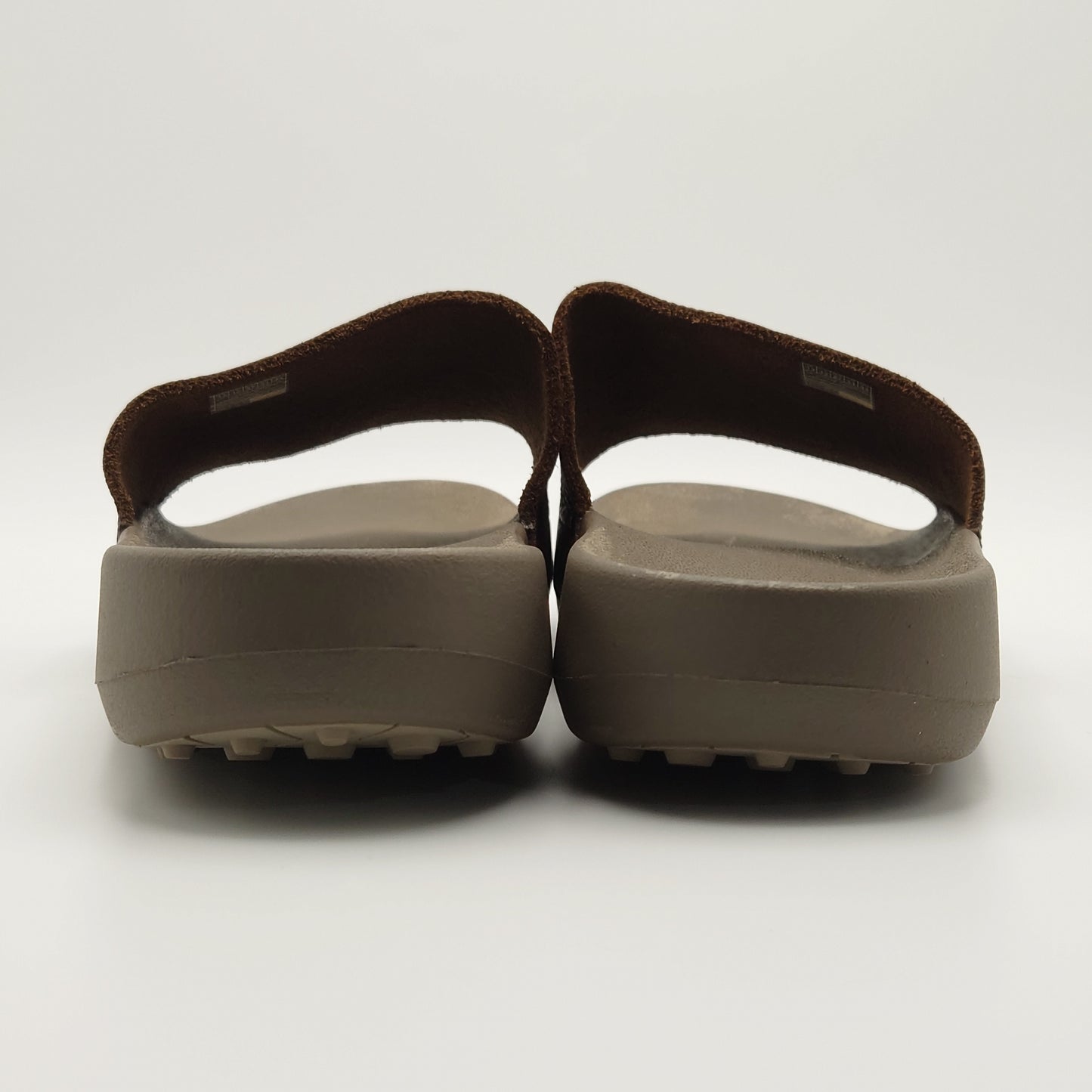 Skechers 19th Hole- Bunker Shot Slide