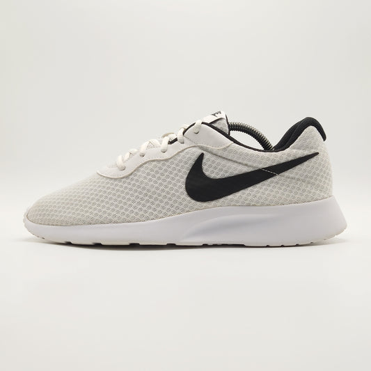 Nike Tanjun