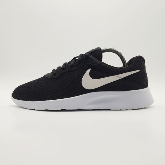 Nike Tanjun