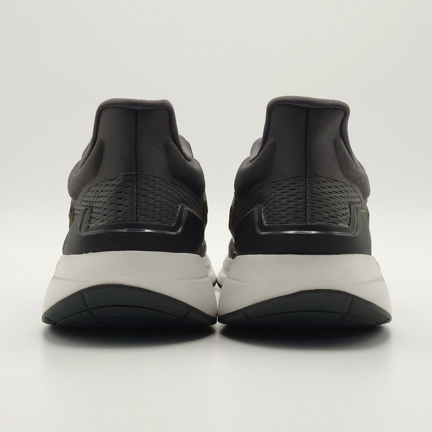 adidas EQ21 Run