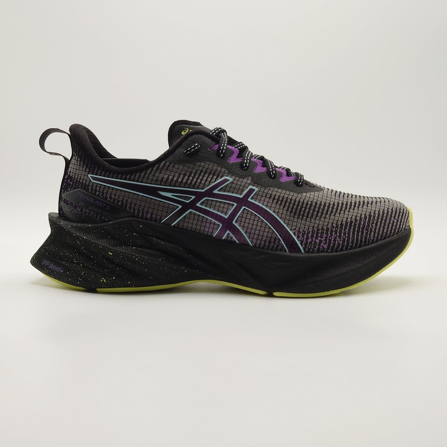 ASICS Novablast 3 LE