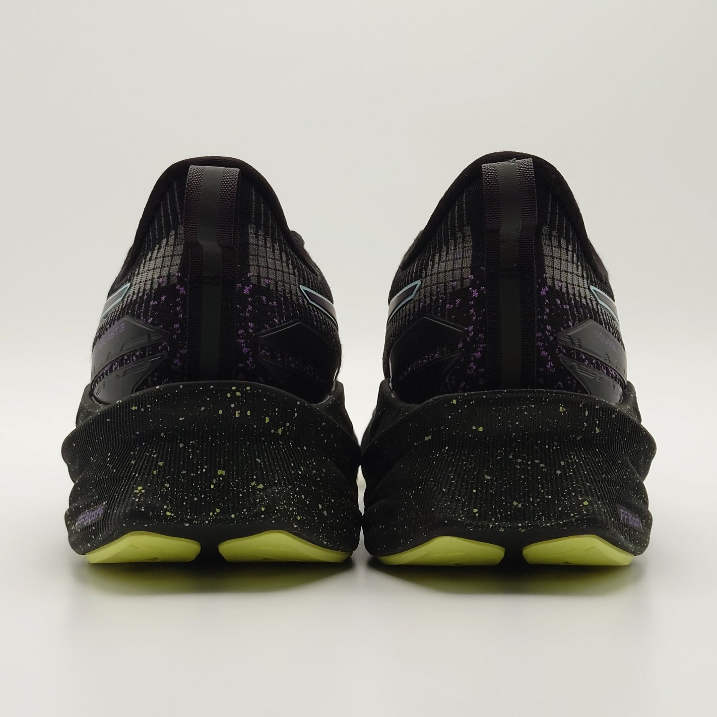 ASICS Novablast 3 LE