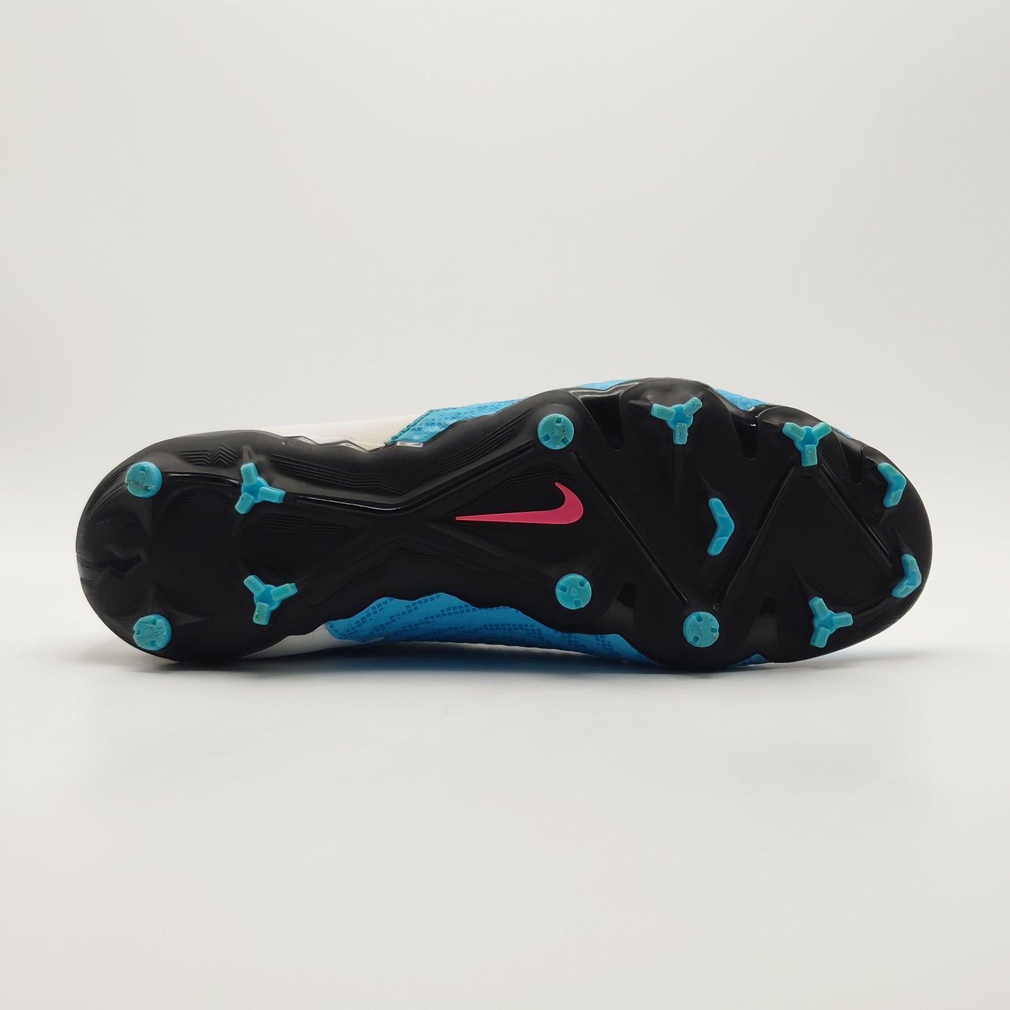 Nike Phantom GX Academy DF MG