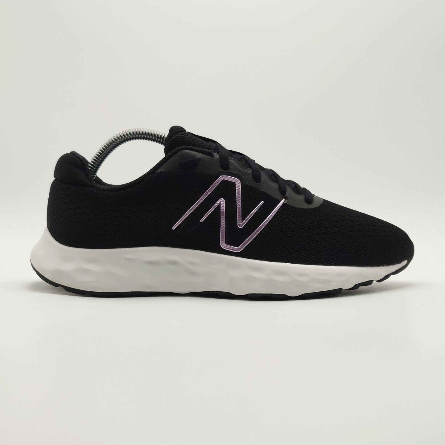 New Balance 520 V8