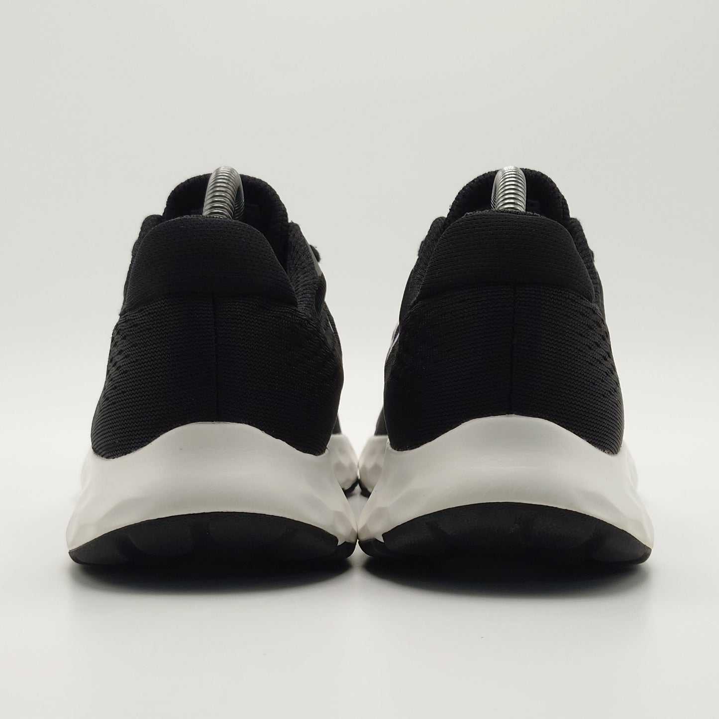 New Balance 520 V8