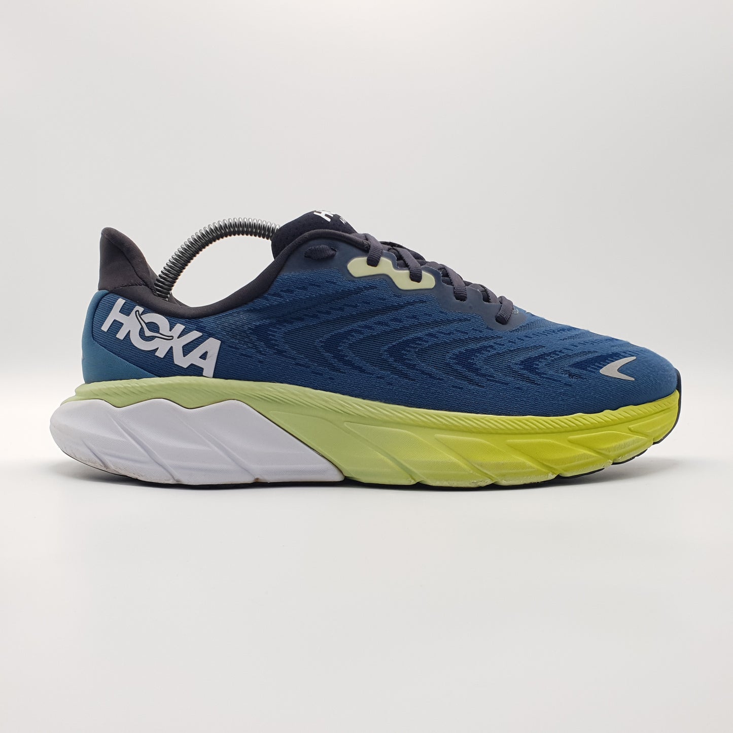 Hoka One One Arahi 6