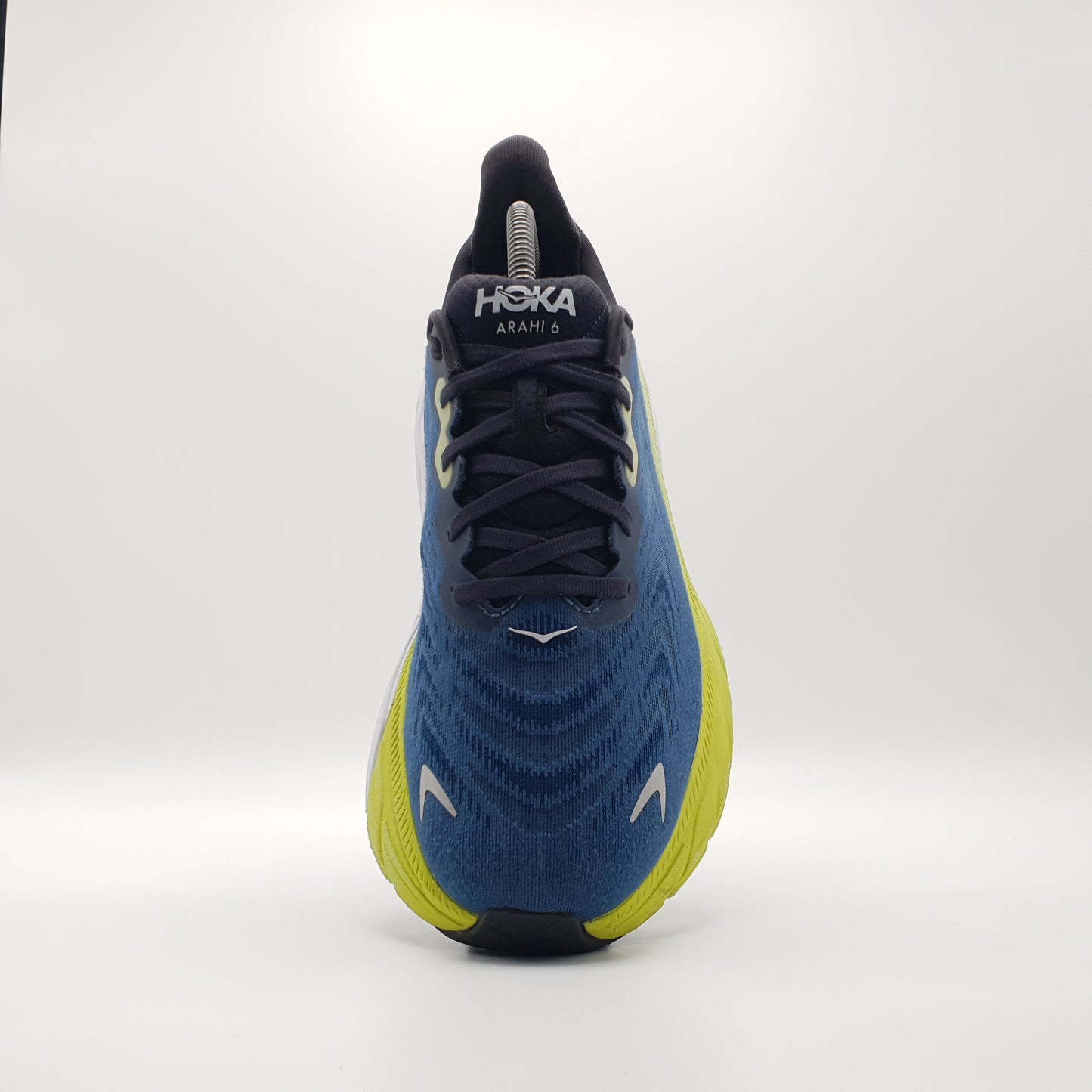 Hoka One One Arahi 6