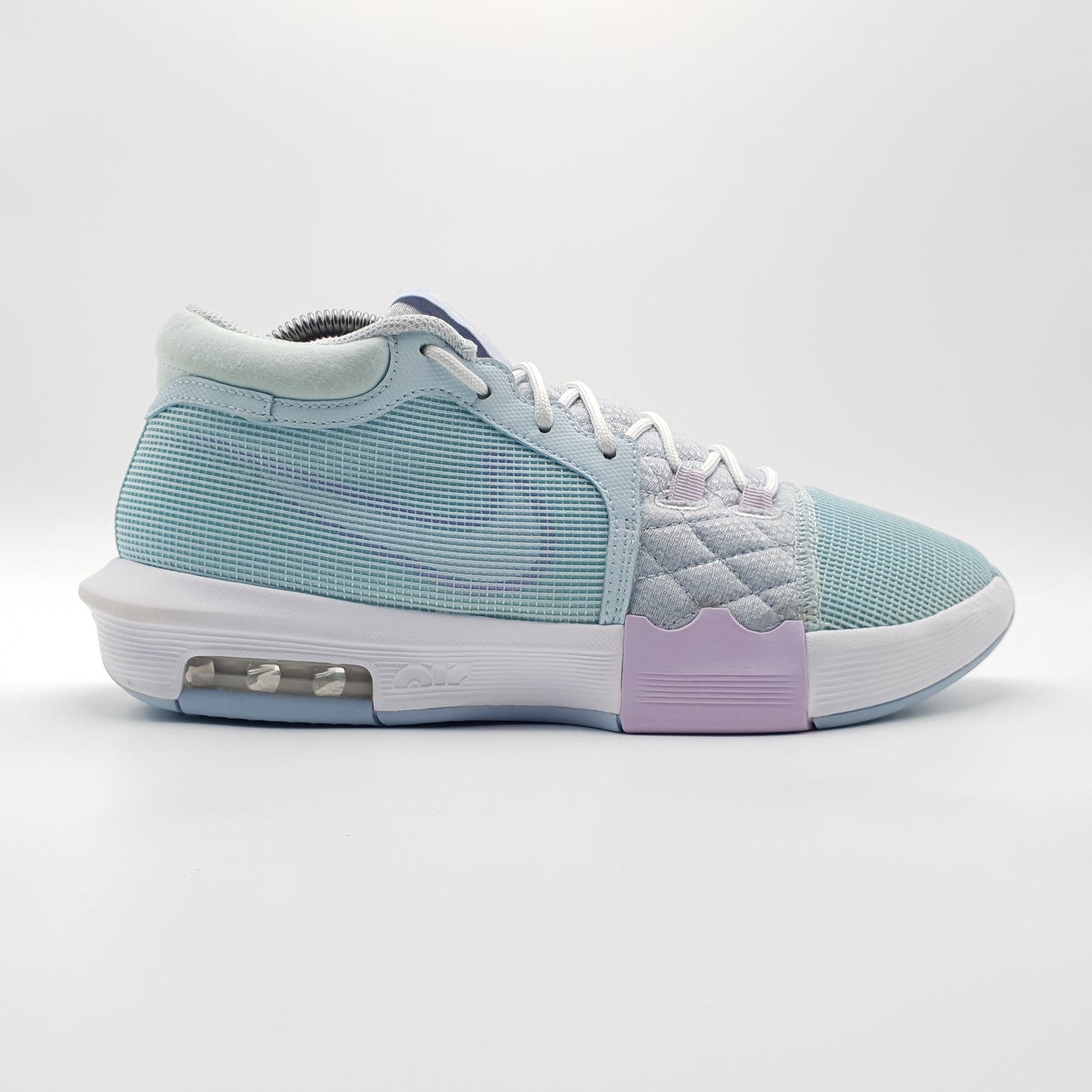 Nike LeBron Witness 8