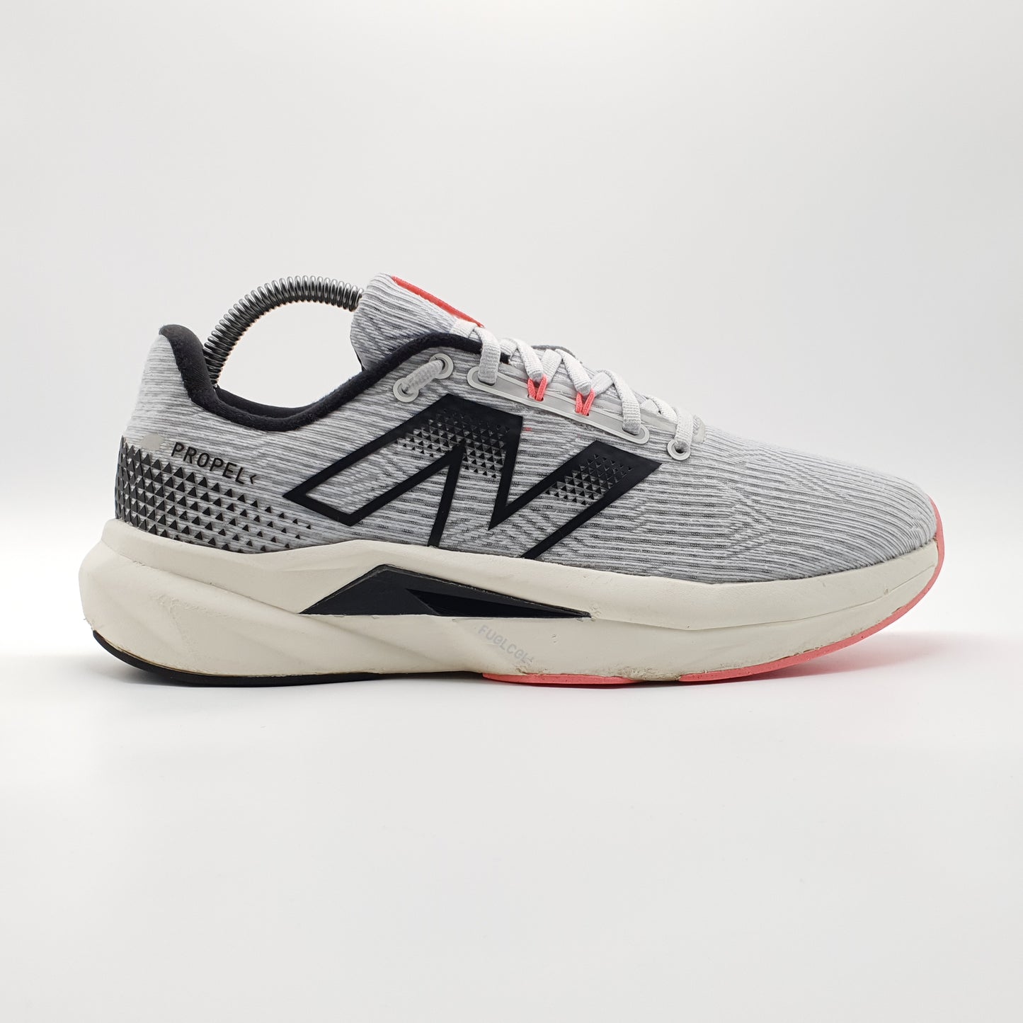 New Balance FuelCell Propel v5