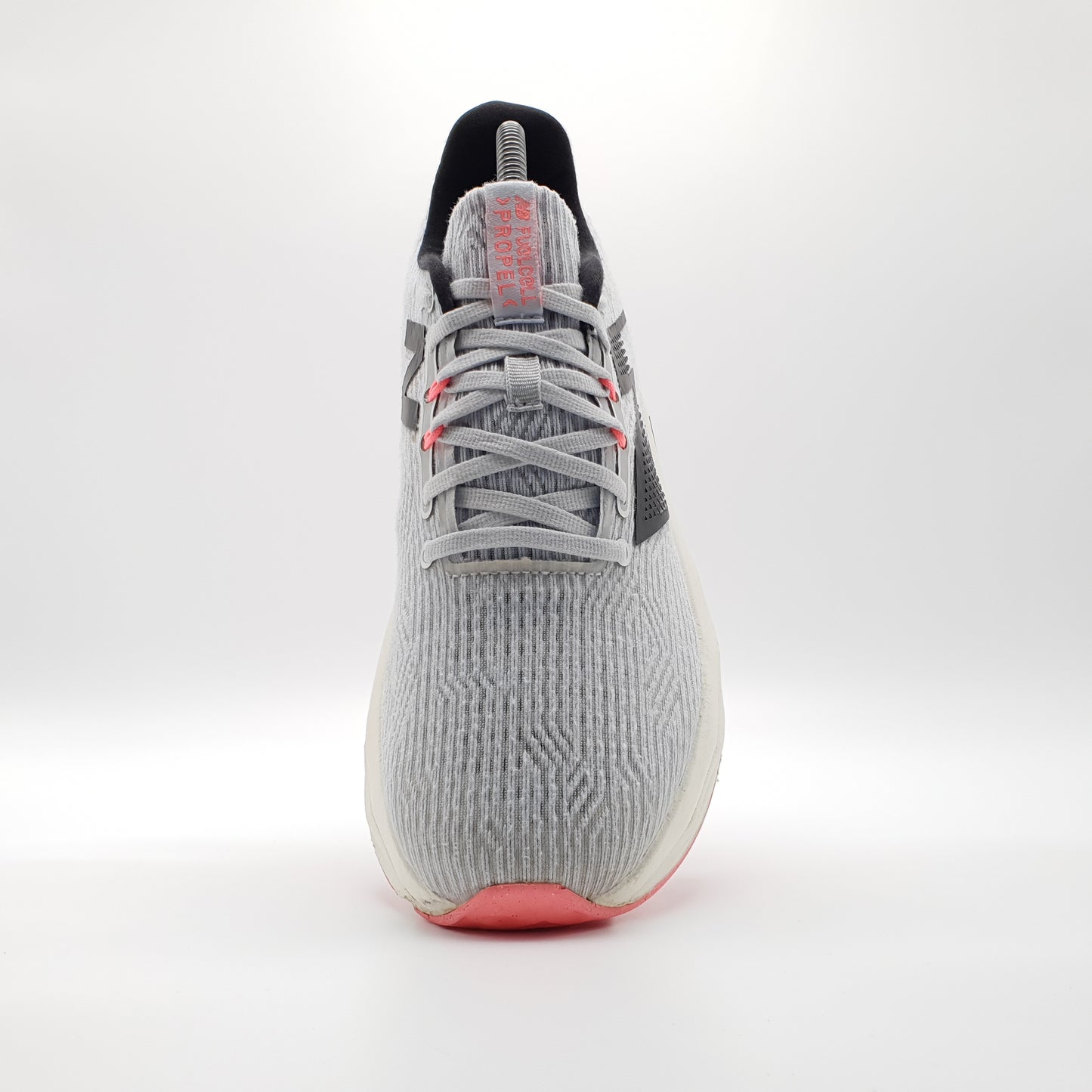 New Balance FuelCell Propel v5