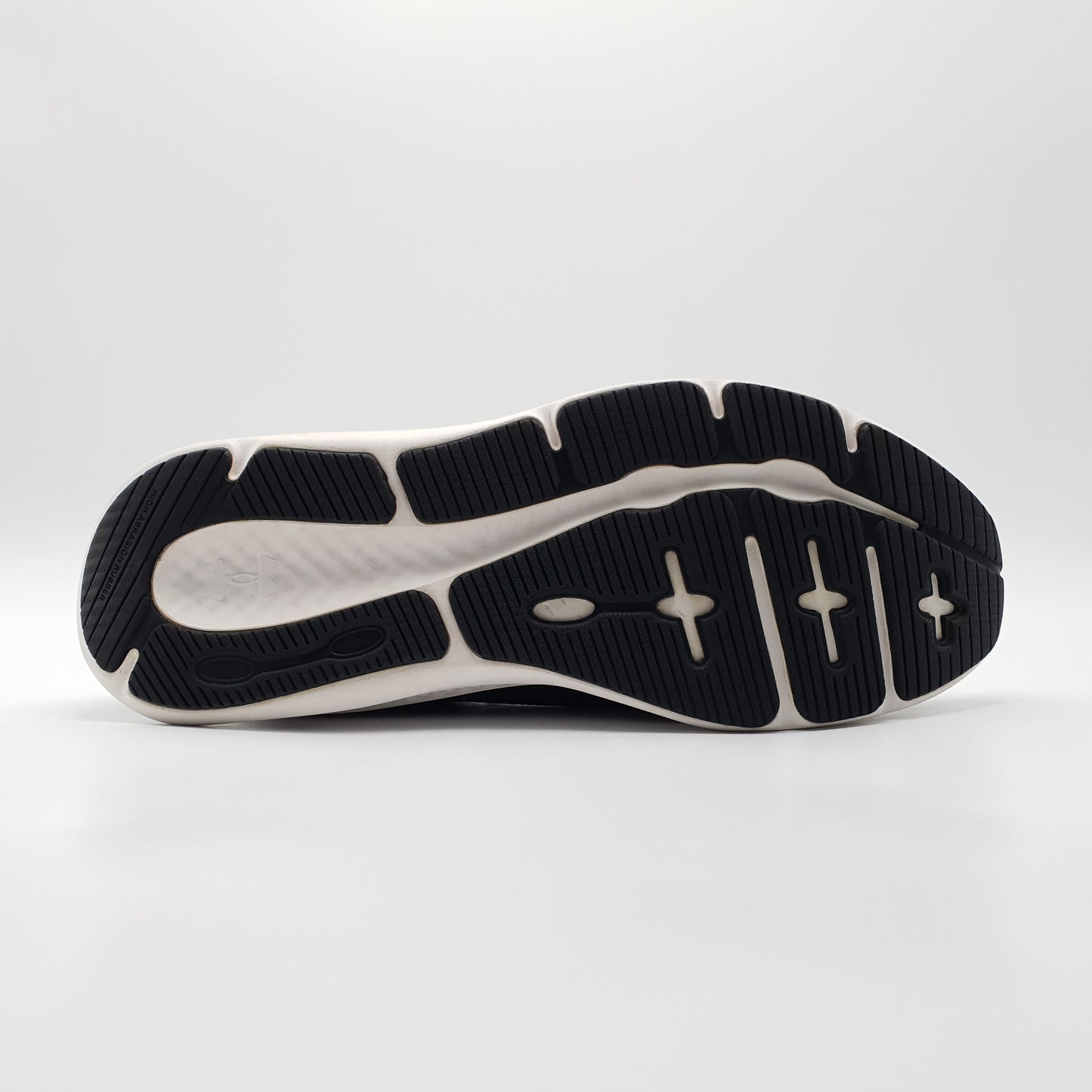 Under Armour Charged Pursuit 3