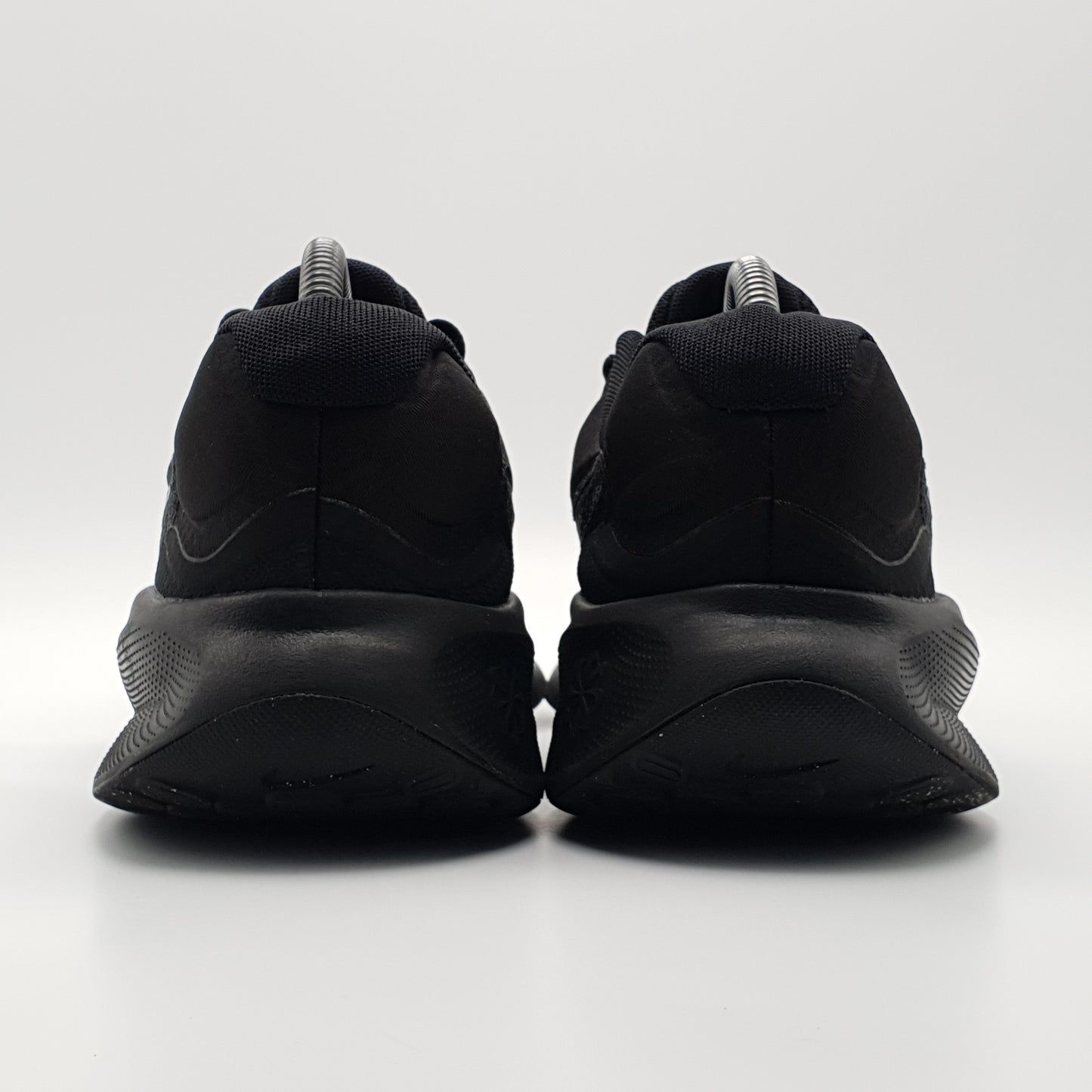 Nike Revolution 7