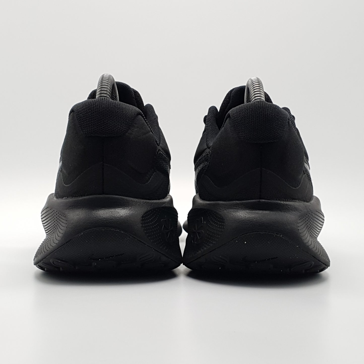 Nike Revolution 7