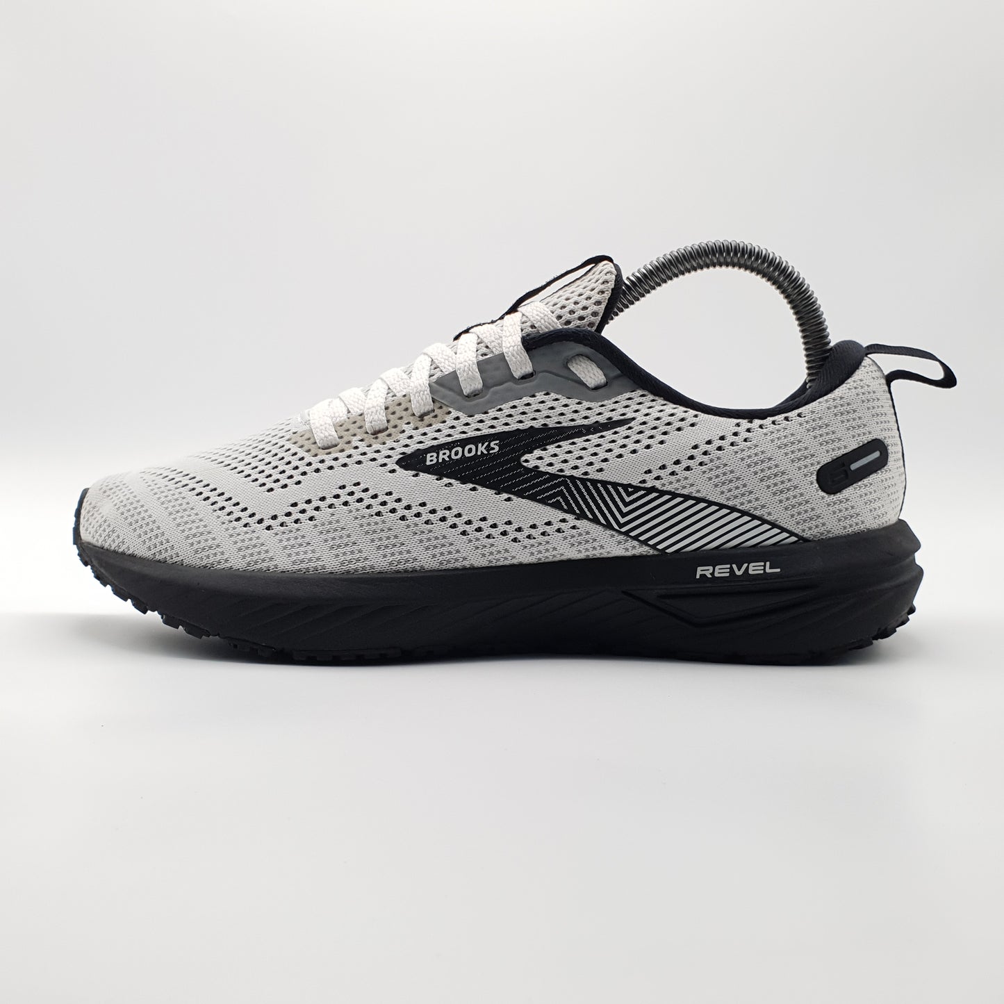 Brooks Revel 6