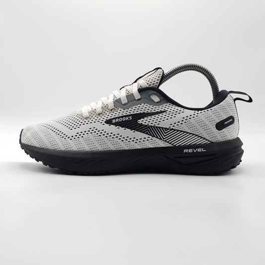 Brooks Revel 6