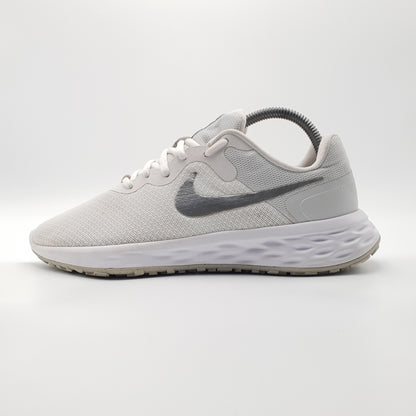 Nike Revolution 6