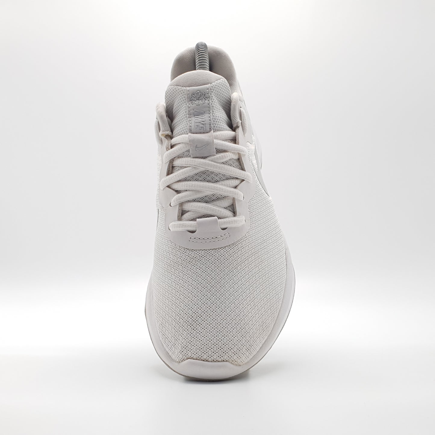 Nike Revolution 6