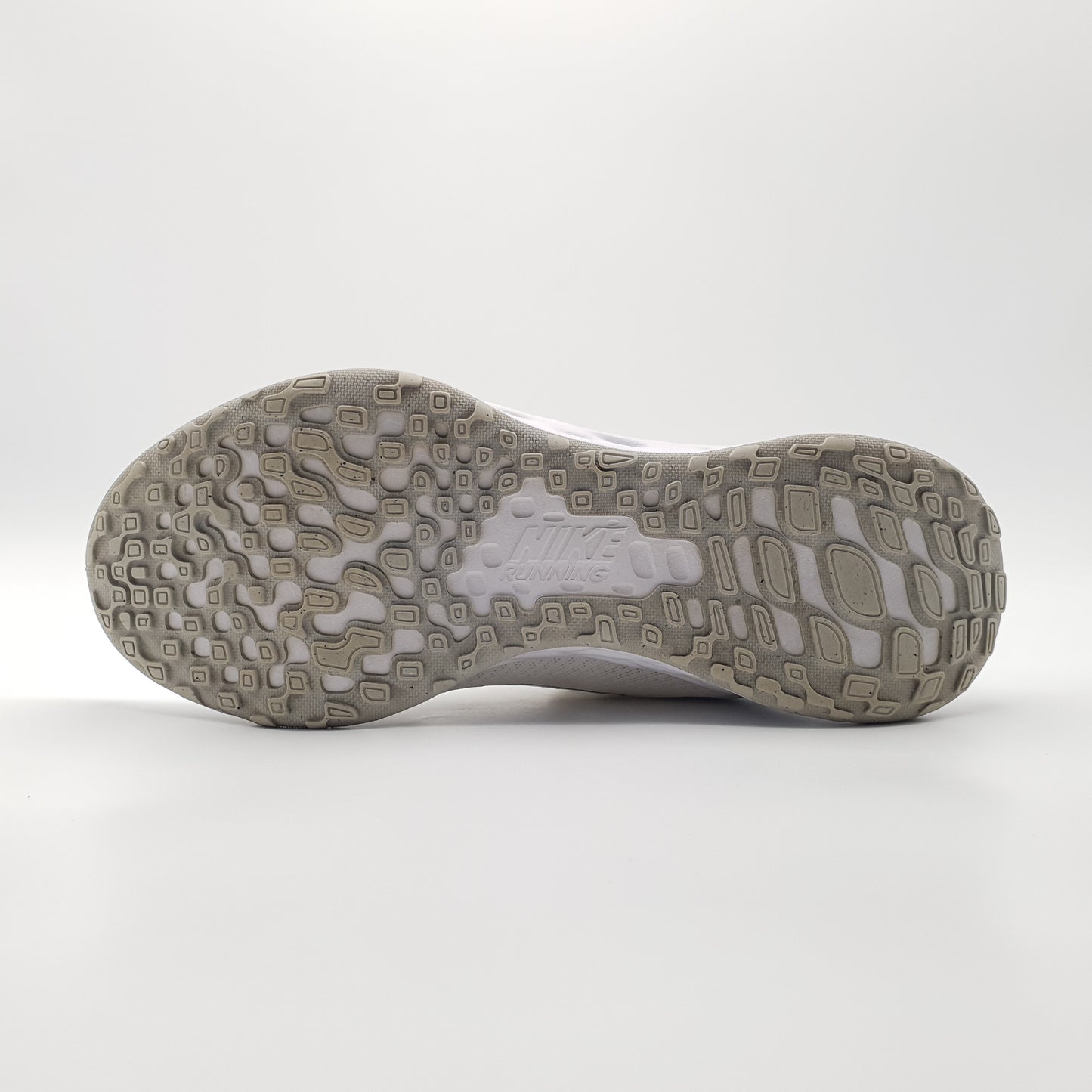 Nike Revolution 6