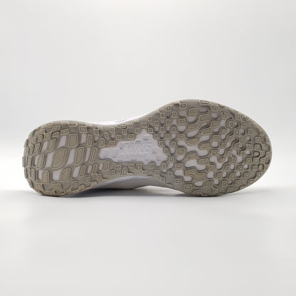 Nike Revolution 6