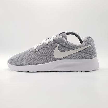 Nike Tanjun